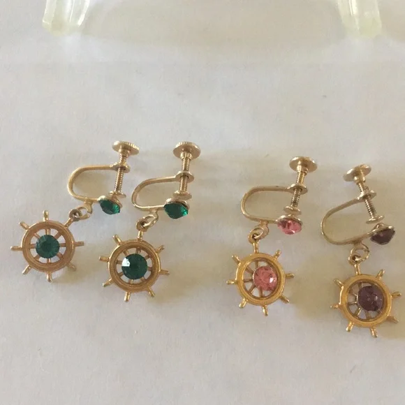 Beautiful screw back earring - Picture 4 of 5